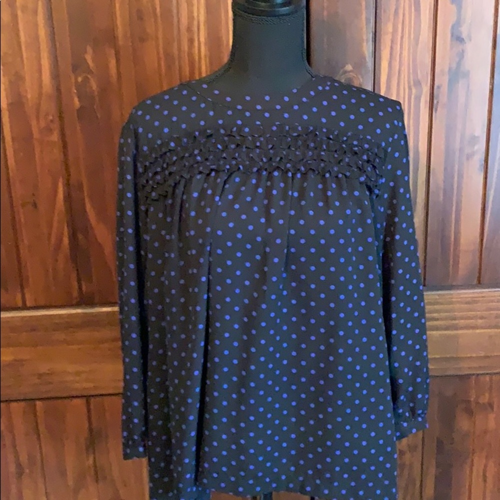 Elle black w blue polka dot flowy 3/4 sleeve top
